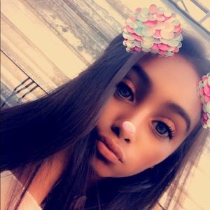 Meet your Posher, Alexia